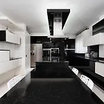 Deluxe 4bdr House W/ Pool By Lovelystay