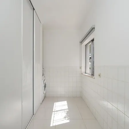 Deluxe 4bdr House W/ Pool By Lovelystay Vakantiehuis *