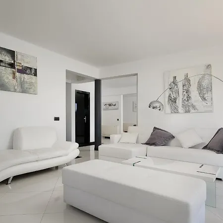 Vakantiehuis Deluxe 4bdr House W/ Pool By Lovelystay Portimão