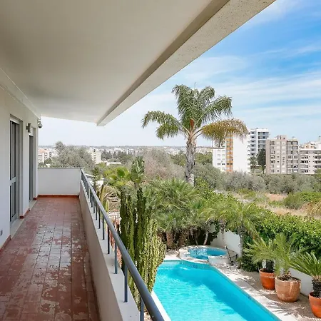 Vakantiehuis Deluxe 4bdr House W/ Pool By Lovelystay Portimão