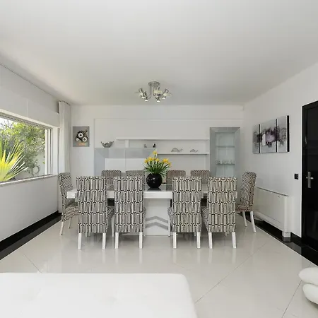 度假居 Deluxe 4bdr House W/ Pool By Lovelystay 波尔蒂芒