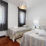 Deluxe 4bdr House W/ Pool By Lovelystay Portimão