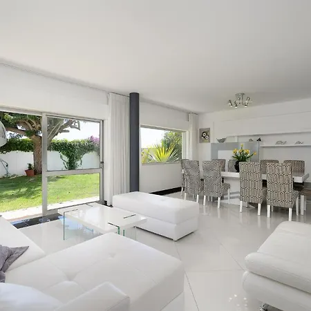 Deluxe 4bdr House W/ Pool By Lovelystay