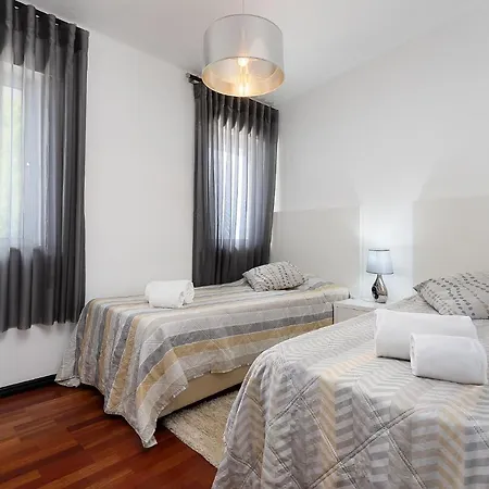 Deluxe 4bdr House W/ Pool By Lovelystay Портіман