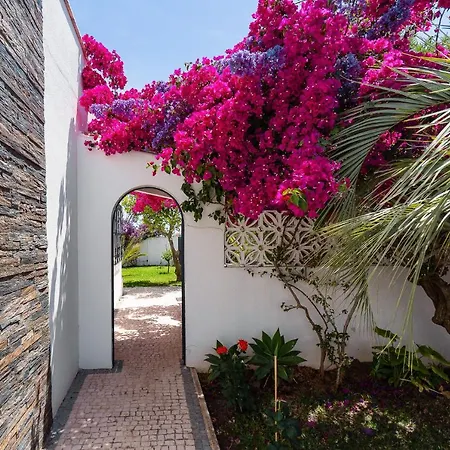 Holiday home Deluxe 4bdr House W/ Pool By Lovelystay Portimao