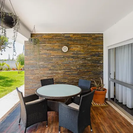 Deluxe 4bdr House W/ Pool By Lovelystay Портіман