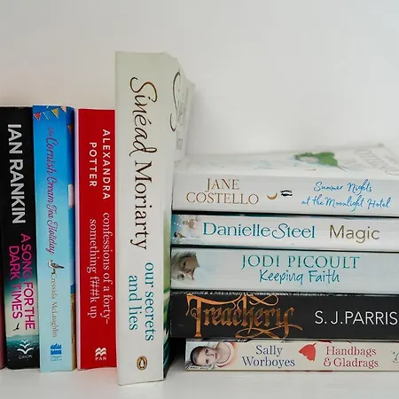 Deluxe 4bdr House W/ Pool By Lovelystay