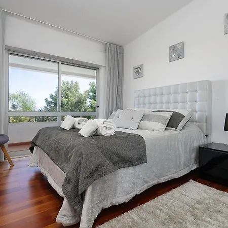 Deluxe 4bdr House W/ Pool By Lovelystay Vakantiehuis Portimão
