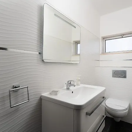 Deluxe 4bdr House W/ Pool By Lovelystay Сasa de vacaciones Portimão