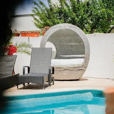 Deluxe 4bdr House W/ Pool By Lovelystay Vakantiehuis