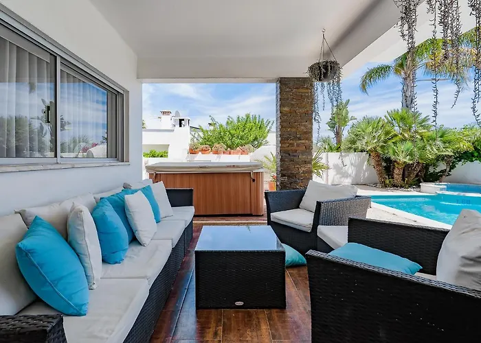 Deluxe 4bdr House W/ Pool By Lovelystay Portimão