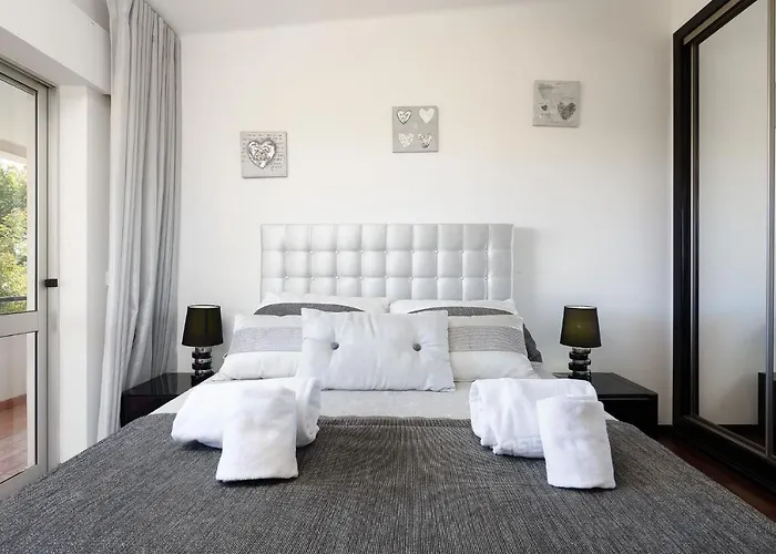 Dom wakacyjny Deluxe 4bdr House W/ Pool By Lovelystay Portimão