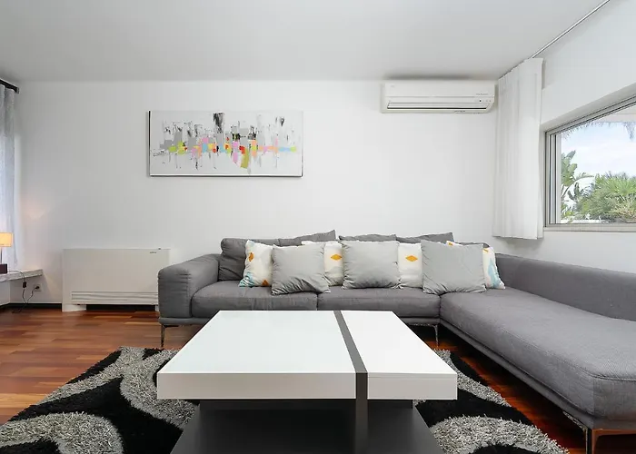 Deluxe 4bdr House W/ Pool By Lovelystay Portimão