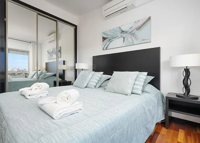 Deluxe 4bdr House W/ Pool By Lovelystay * Portimão