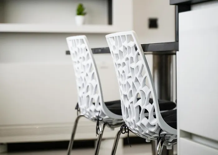 Dom wakacyjny Deluxe 4bdr House W/ Pool By Lovelystay *