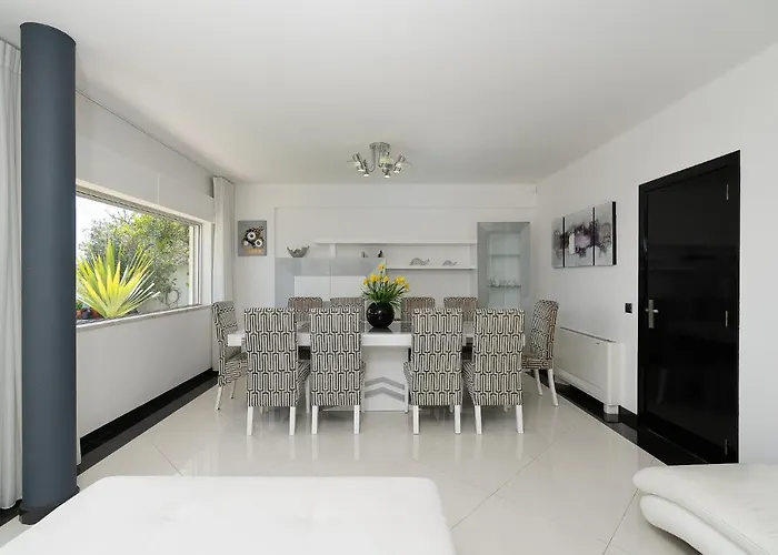 Dom wakacyjny Deluxe 4bdr House W/ Pool By Lovelystay Portimão