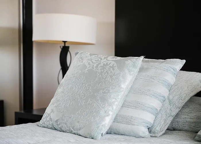 Deluxe 4bdr House W/ Pool By Lovelystay Dom wakacyjny Portimão